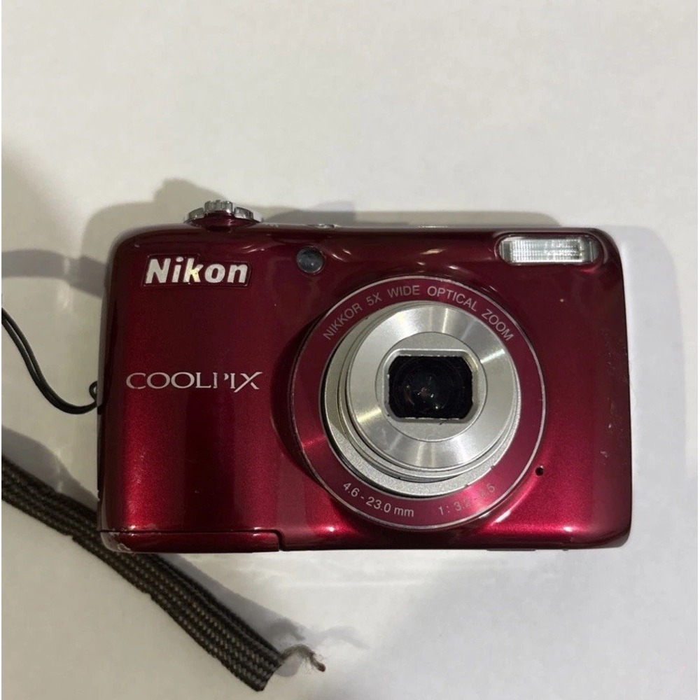Nikon Coolpix L26 Digital Camera - PARTS AND REPAIR - DOESN'T TURN ON